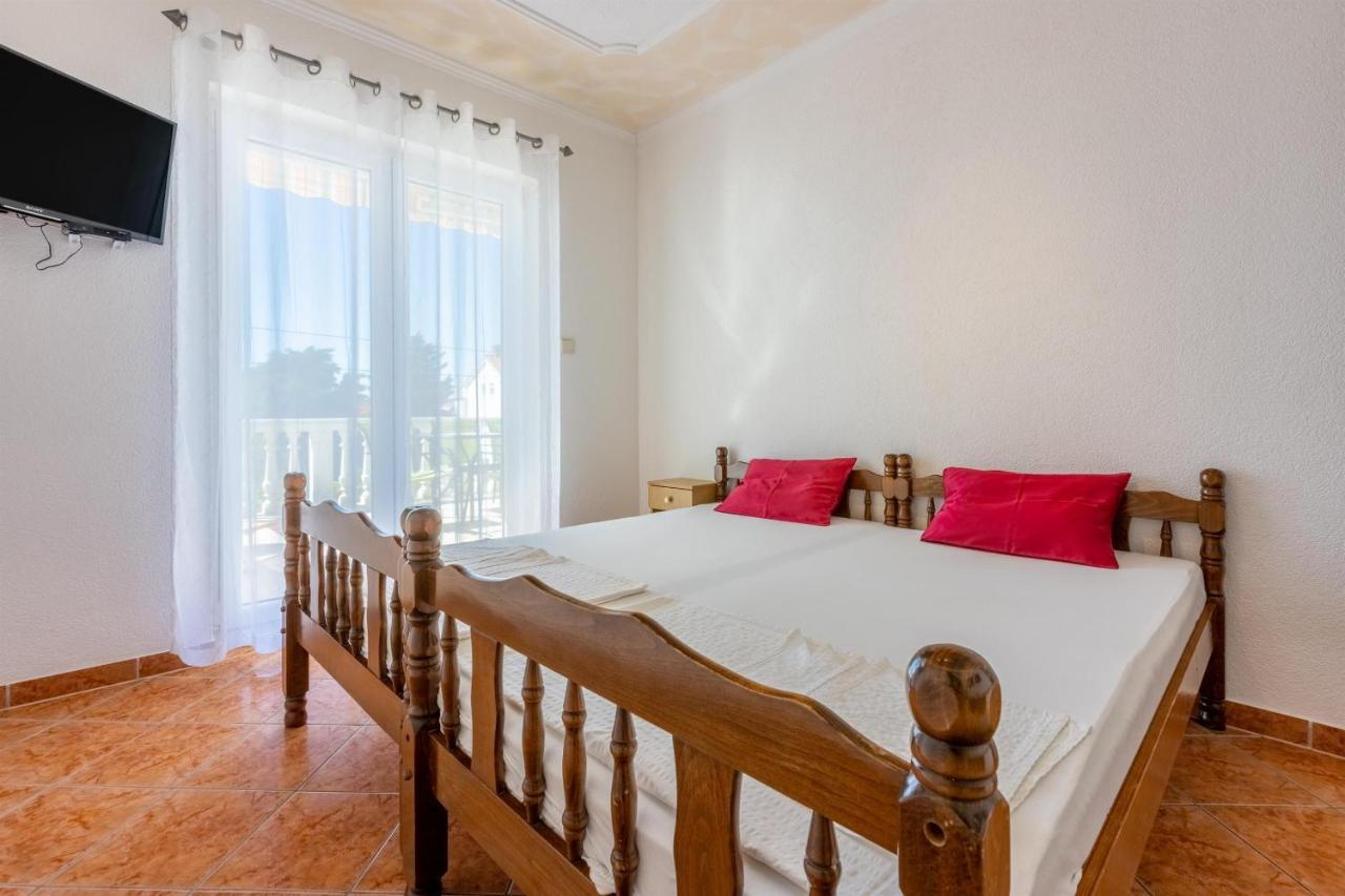 Apartments Pera Selce Exterior photo