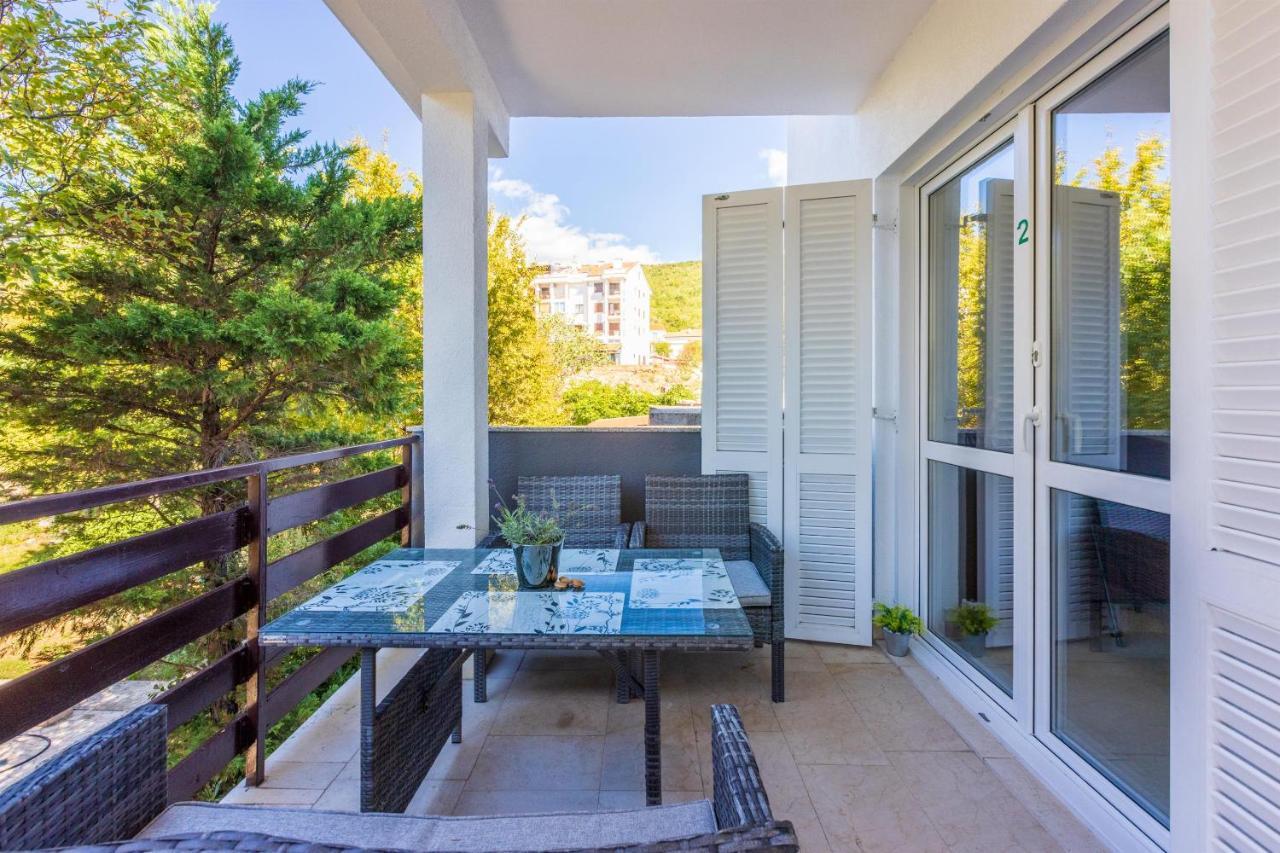 Apartments Pera Selce Exterior photo