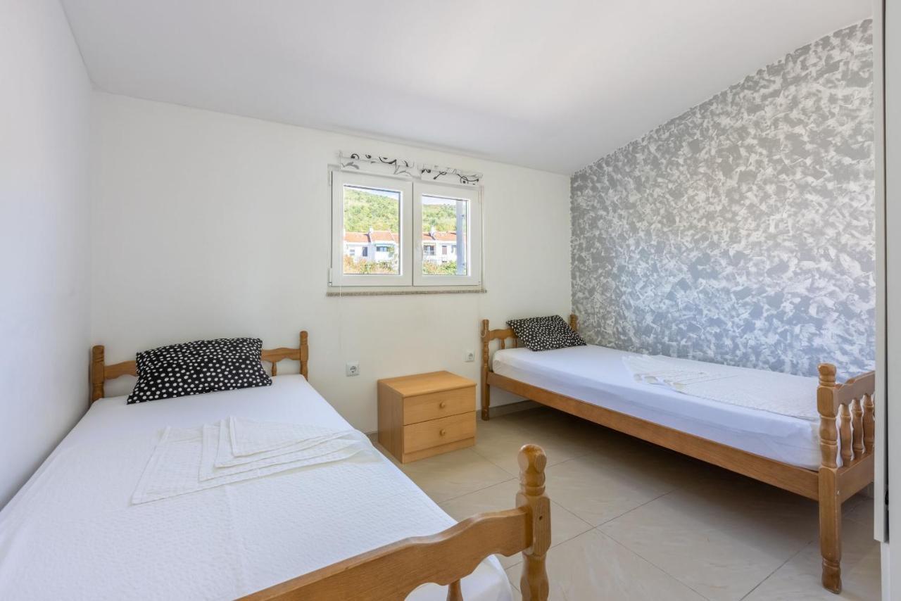 Apartments Pera Selce Exterior photo